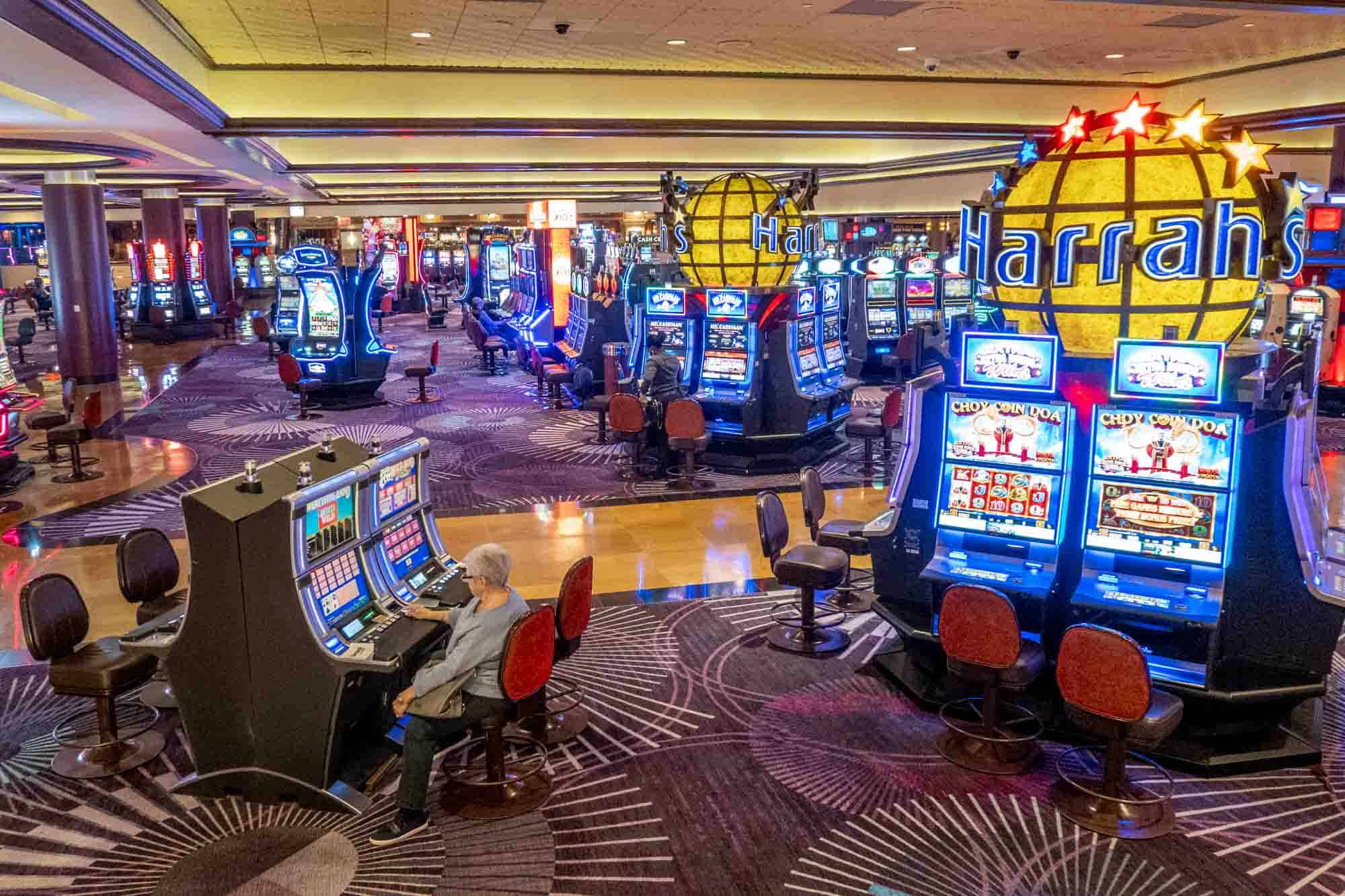 Slot Makinesi Varyasyonları ve Kazanma Stratejileri